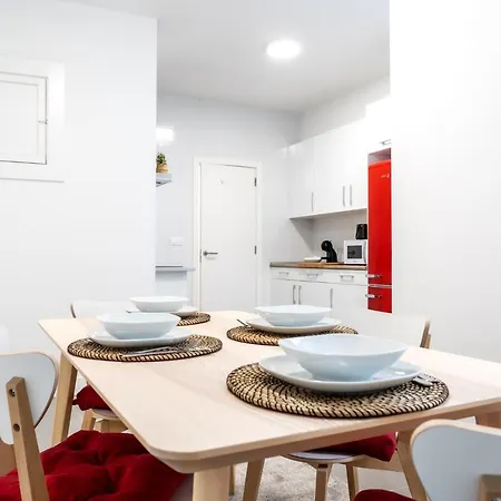 Apartment Dado Host *