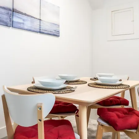 Dado Host Διαμέρισμα