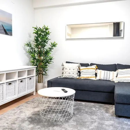Apartment Dado Host *