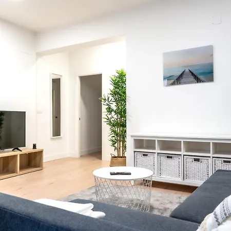 Apartment Dado Host *