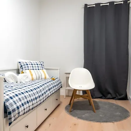 Apartment Dado Host *